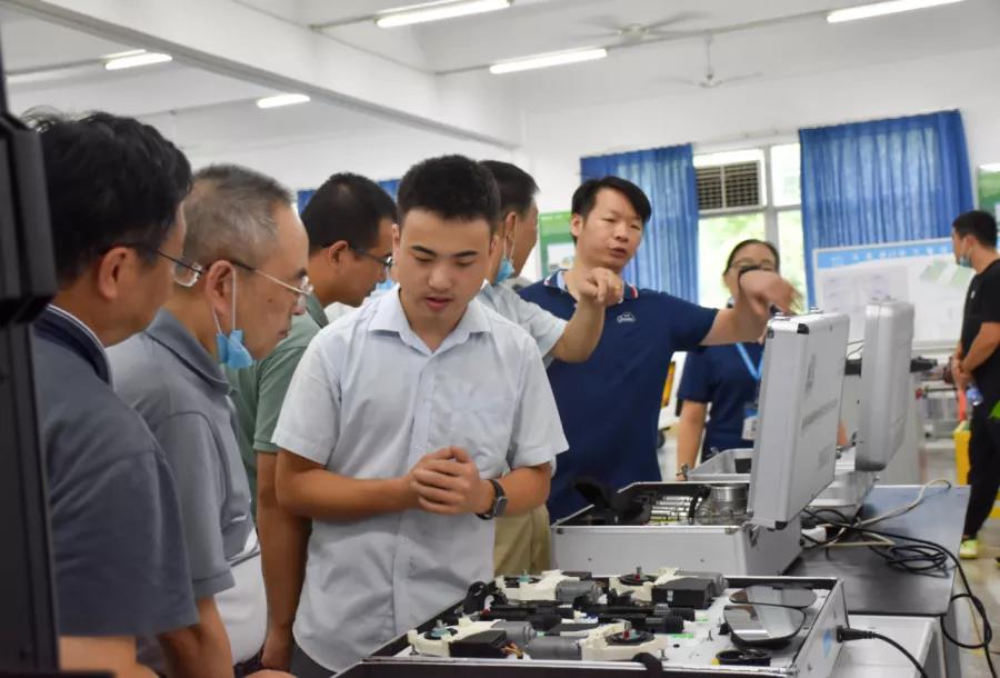 深圳風(fēng)向標教育資源股份有限公司 深圳風(fēng)向標教育資源股份有限公司