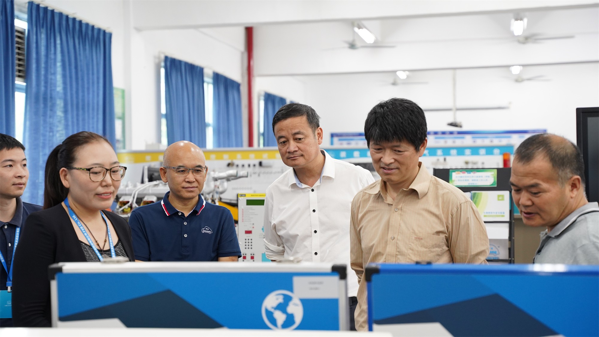 深圳風(fēng)向標教育資源股份有限公司 深圳風(fēng)向標教育資源股份有限公司