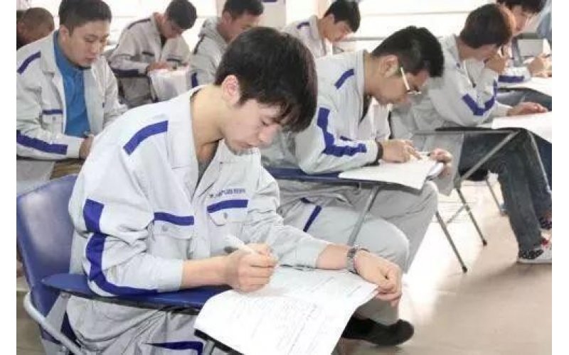 五方面著(zhù)力加快發(fā)展現代職業(yè)教育